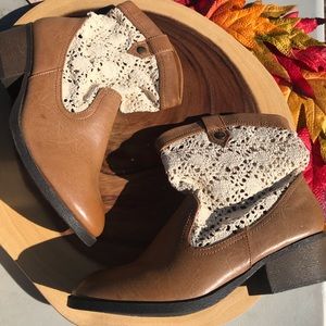 Cherokee crocheted Booties